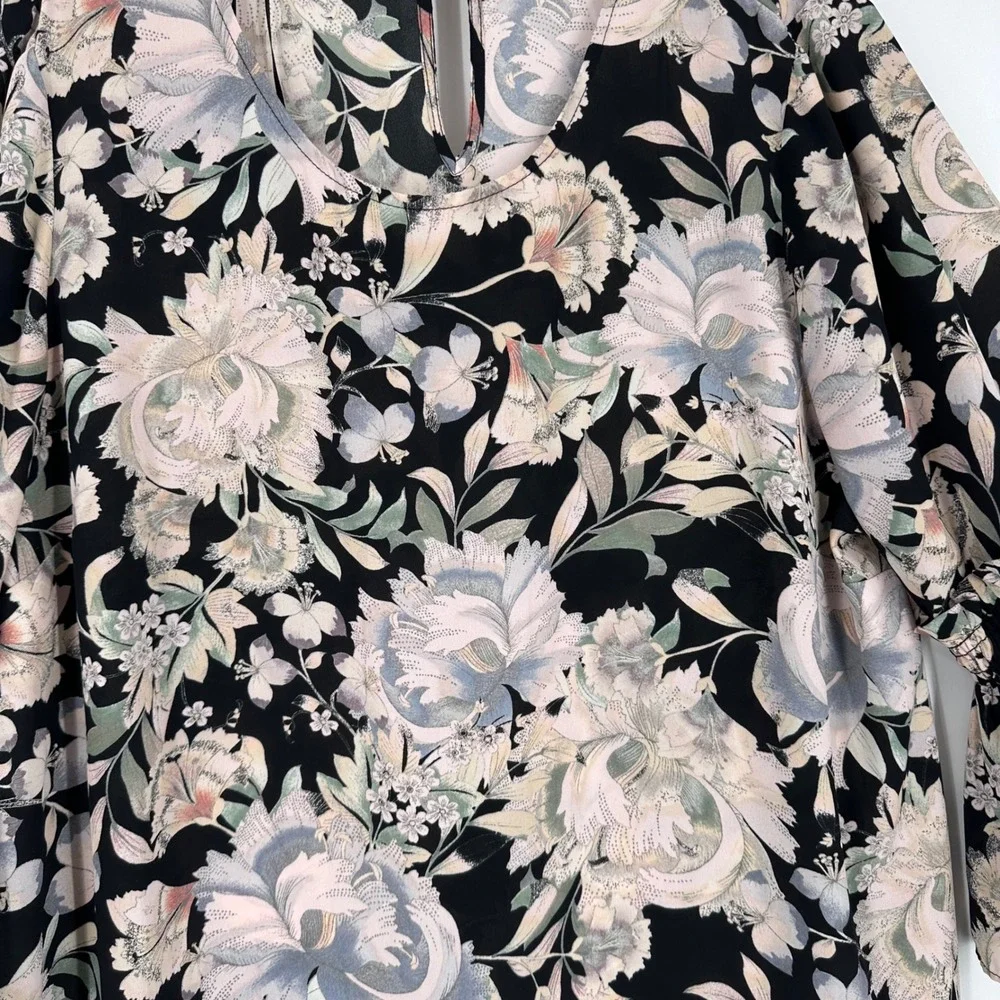 Rose & Olive Black Floral Bell‎ Sleeve Keyhole Neck Blouse Size 1X Dark Romantic
